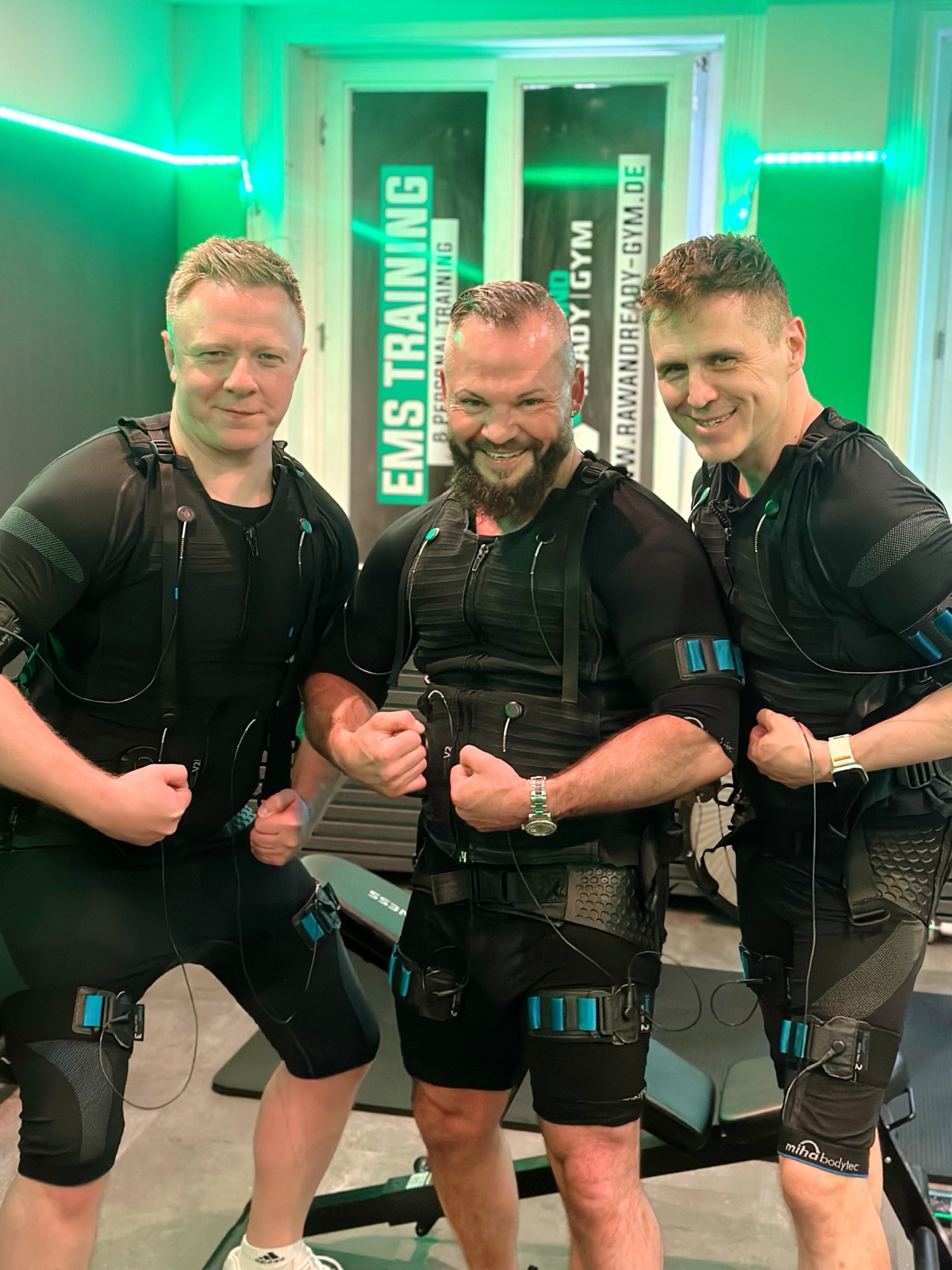 Olli mit zufriedenen Kunden nach dem Training